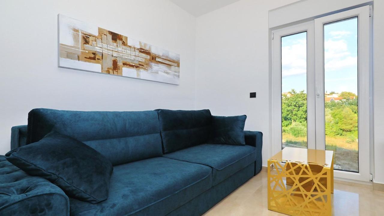 Apartman Adastra *