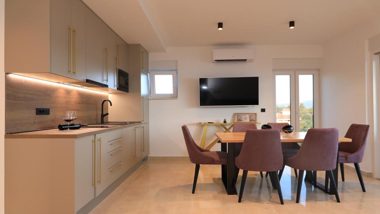 Apartman Adastra *