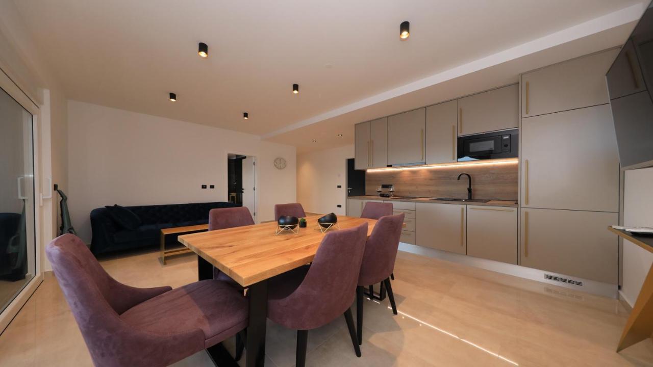 Adastra Apartman *